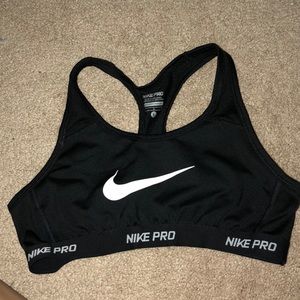 Nike pro sports bra